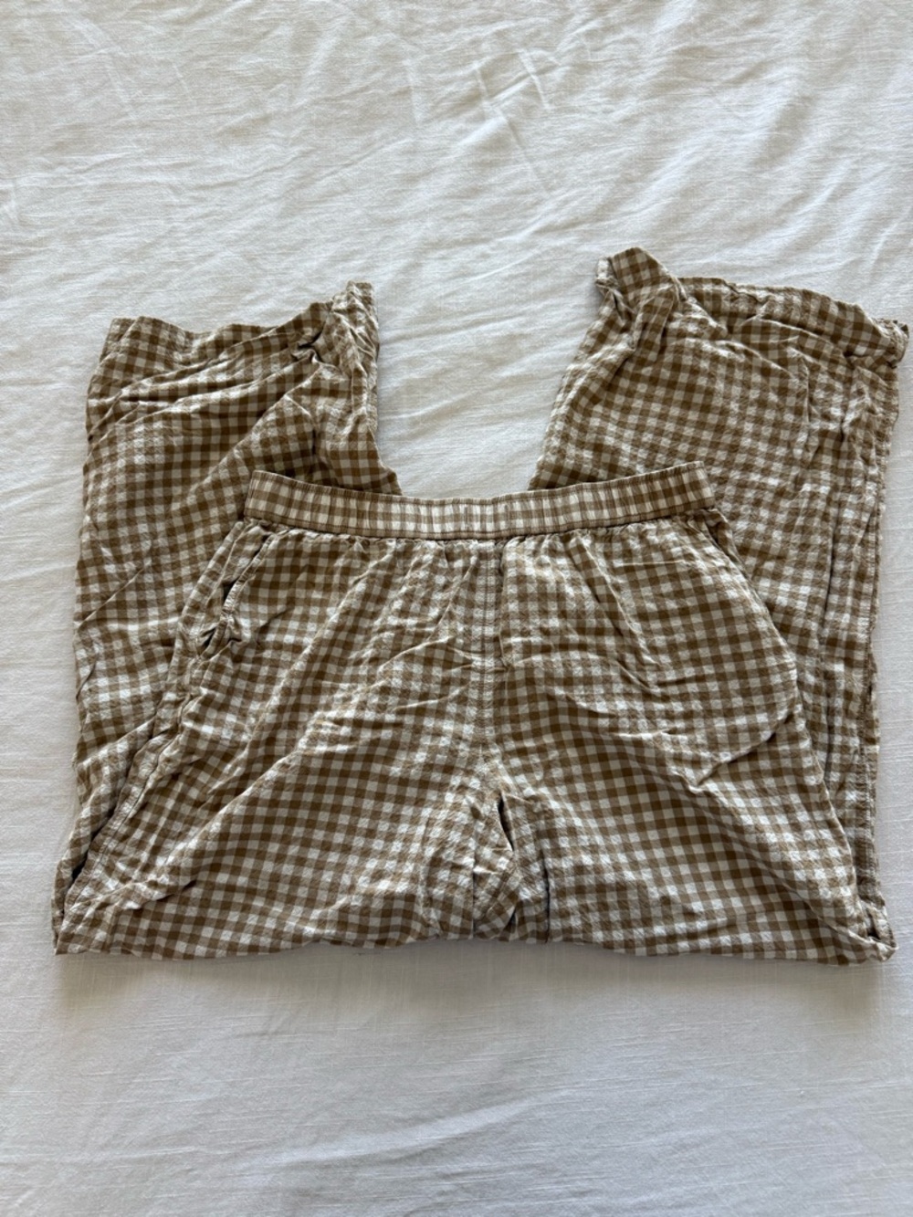 UNIQLO Gingham Lounge Pants in Beige and White